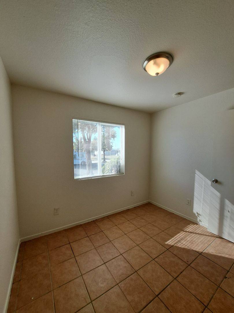 Apartment for rent at 2029 E Pontiac Way, Fresno, CA 93726