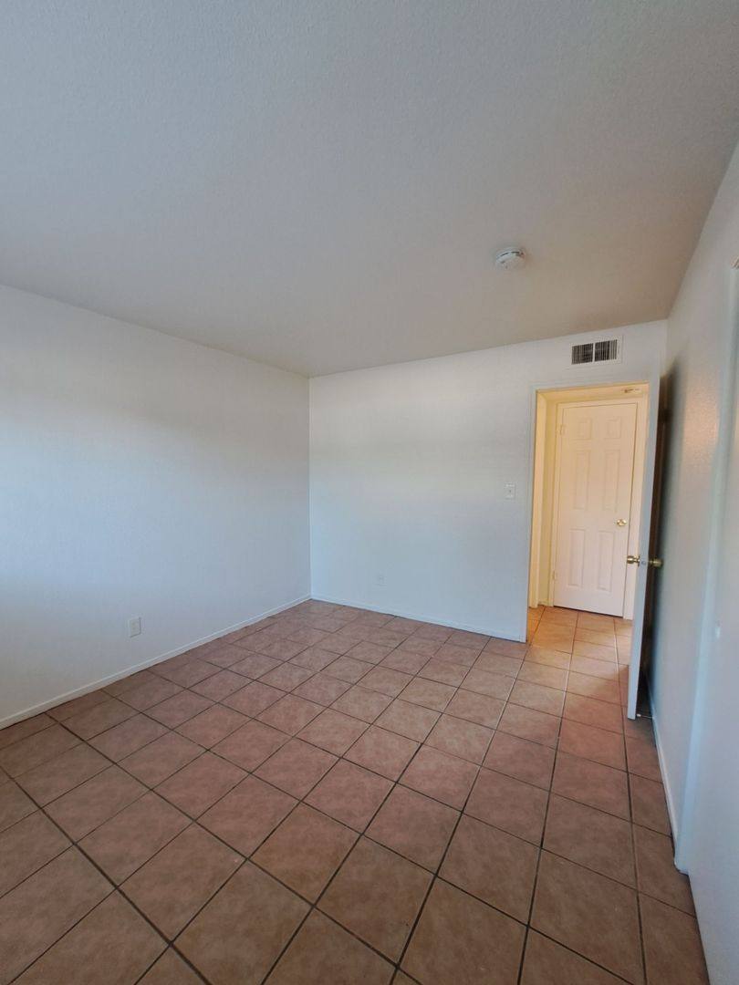 Apartment for rent at 2029 E Pontiac Way, Fresno, CA 93726
