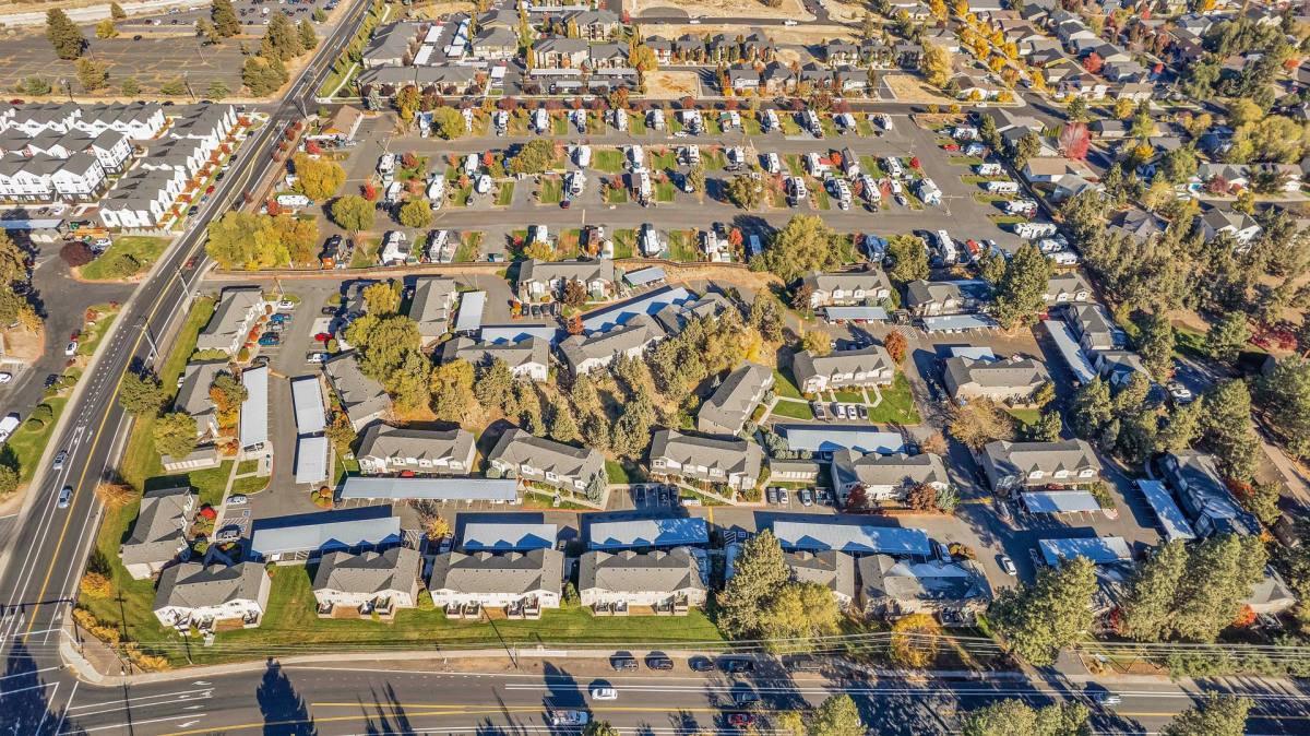 Townhouse for rent at 900 NE Butler Market Rd, Bend, OR 97701