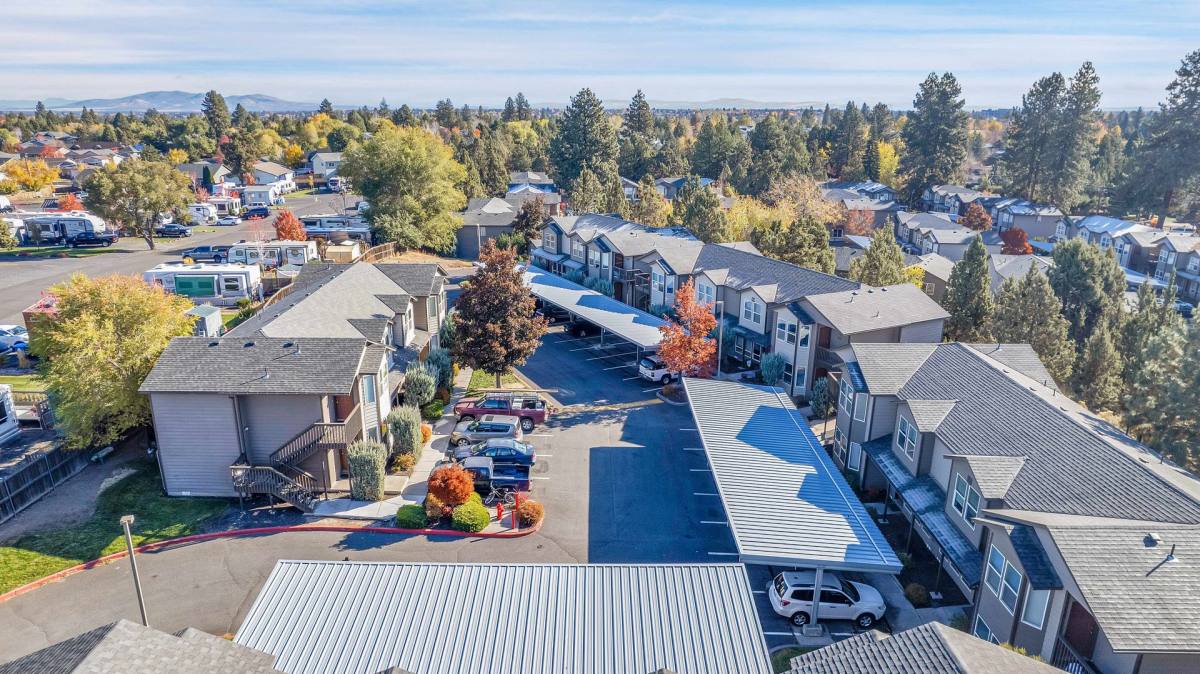 Townhouse for rent at 900 NE Butler Market Rd, Bend, OR 97701