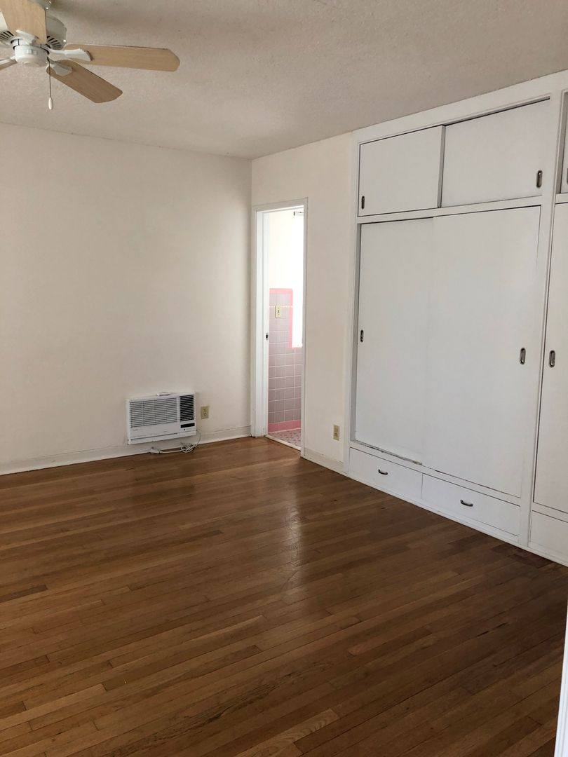 Apartment for rent at 2525 Pierce St, Hollywood, FL 33020