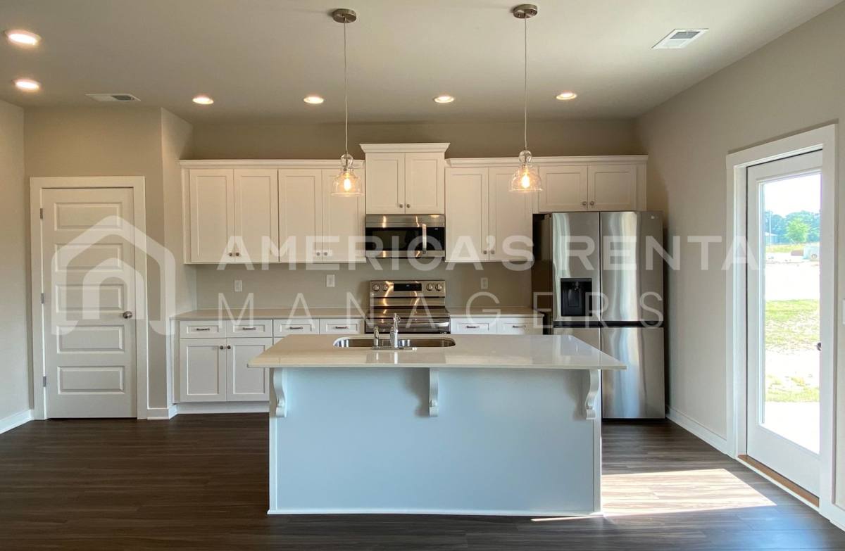 House for rent at 11 Co Rd, Cullman, AL 35058