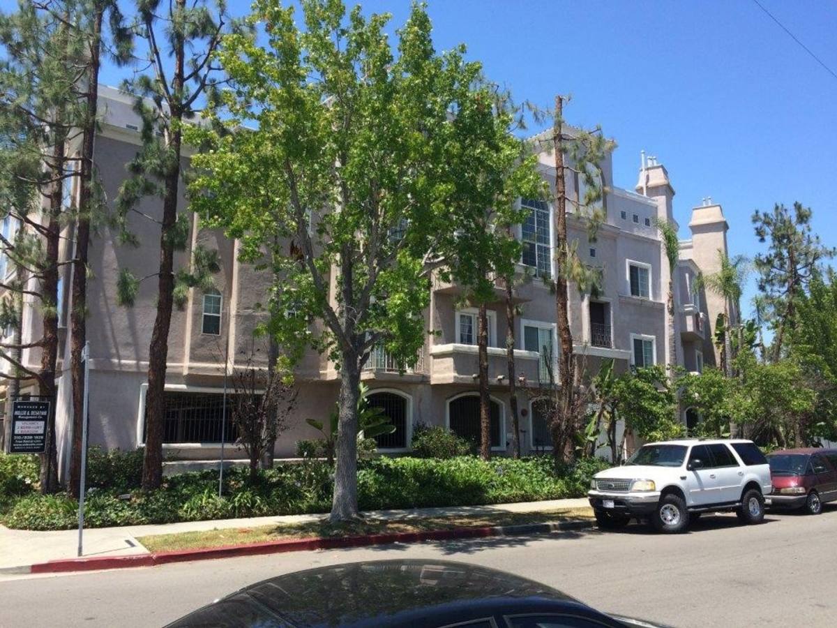 Apartment for rent at 5430 Alvern Circle, Los Angeles, CA 90045