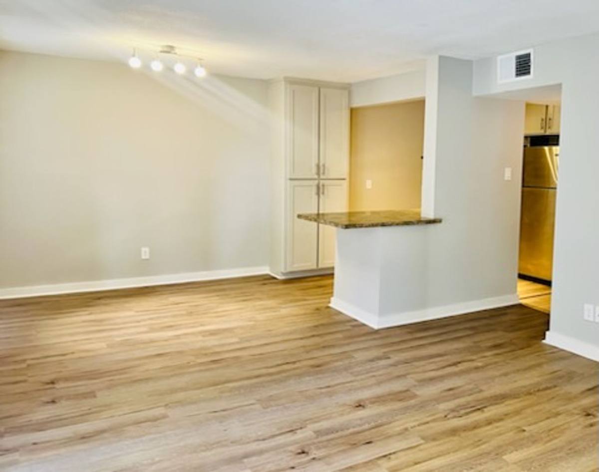 Apartment for rent at 2008 Colquitt St, Houston, TX 77098