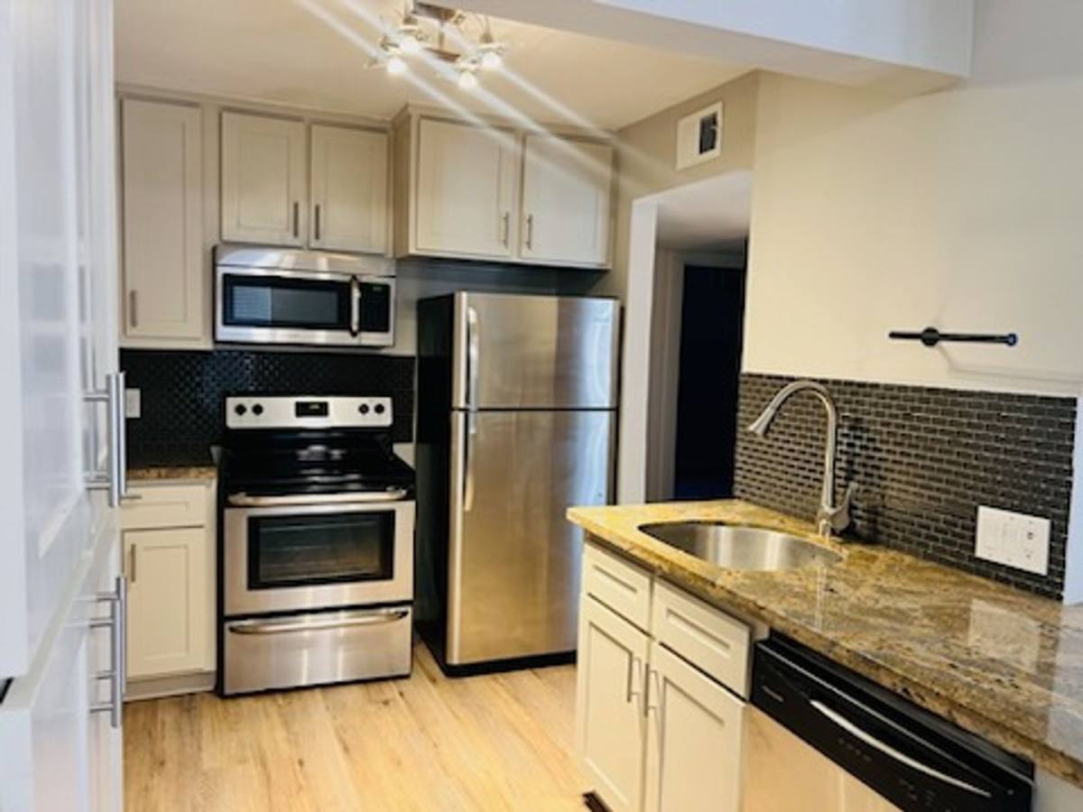 Apartment for rent at 2008 Colquitt St, Houston, TX 77098
