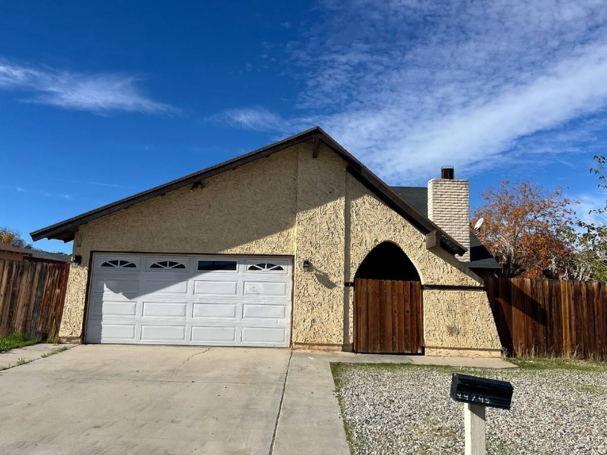 House for rent at 44745 Christie Ave, Lancaster, CA 93535