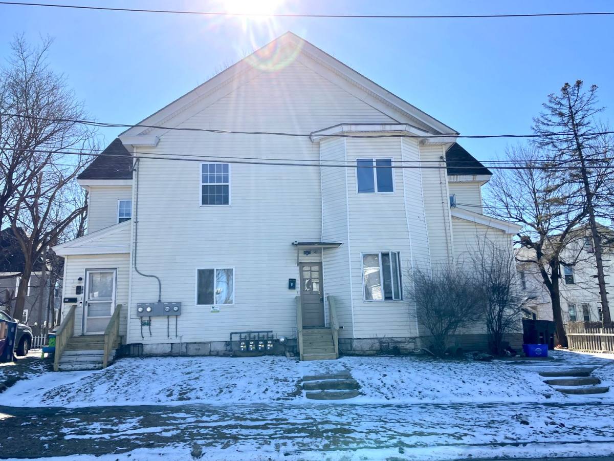 Apartment for rent at 39-41 Clinton Ave, Pittsfield, MA 01201