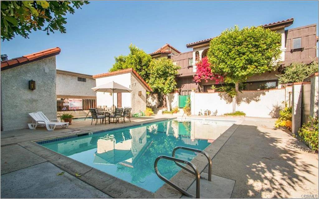 17824 Killion St, Encino, CA 91316