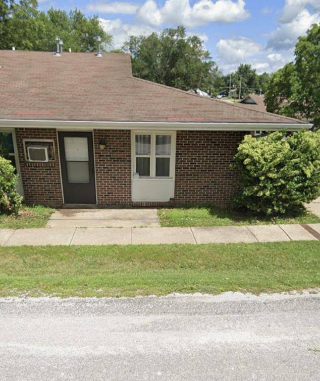 401 N St James, El Dorado Springs, MO 64744 - House For Rent - Image 1