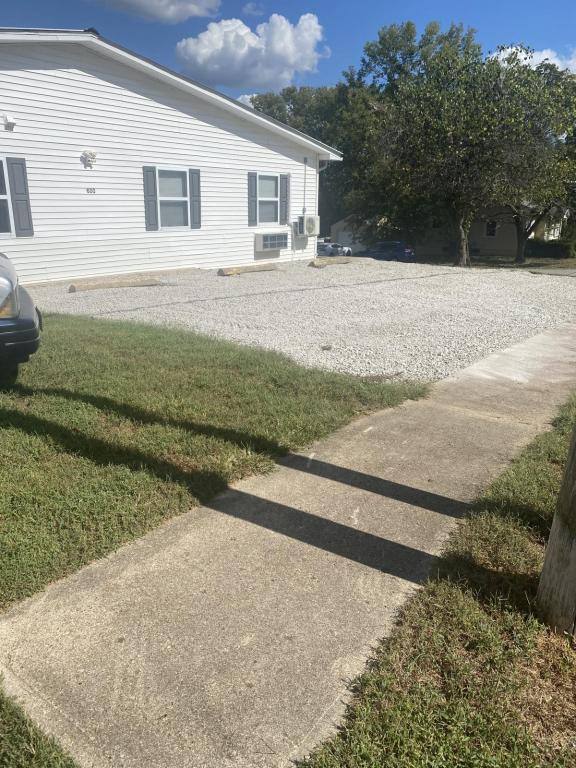 600 W Jackson St, Warsaw, MO 65355