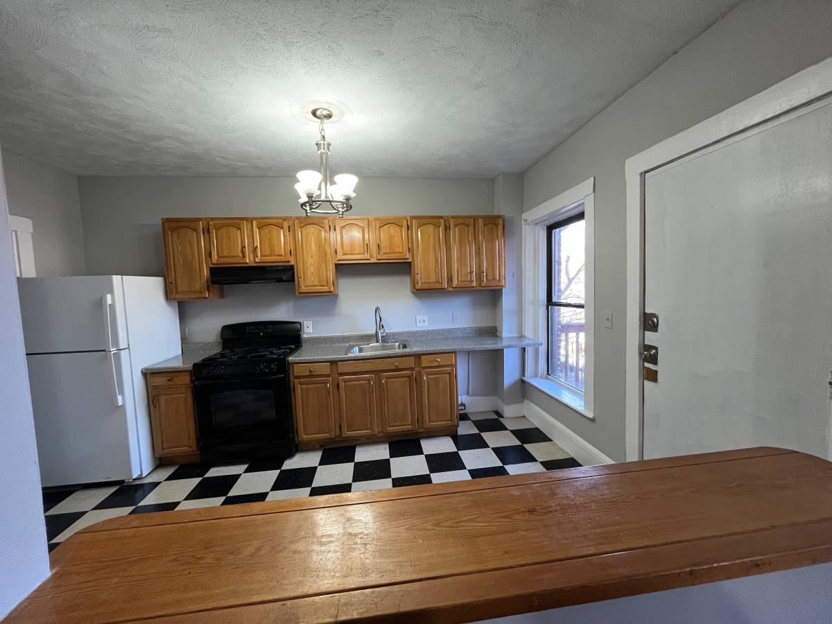 76 Florida St #2, Dorchester Center, MA 02124 - Apartment For Rent - Image 4