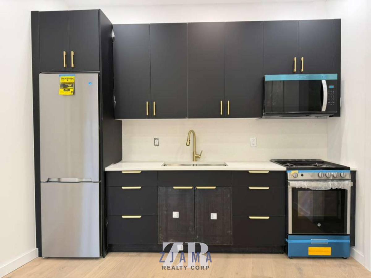 Apartment for rent at 360 Rochester Ave #3R, Brooklyn, NY 11213