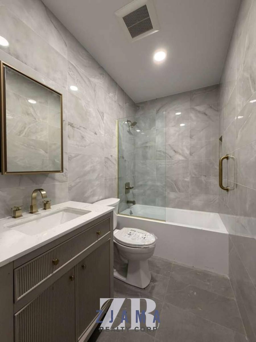 Apartment for rent at 360 Rochester Ave #3R, Brooklyn, NY 11213