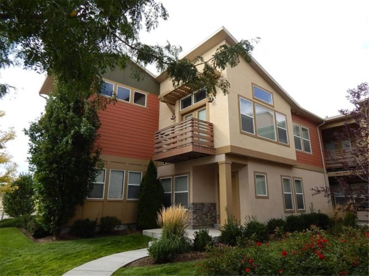 3814 W Periwinkle Dr, South Jordan, UT 84095