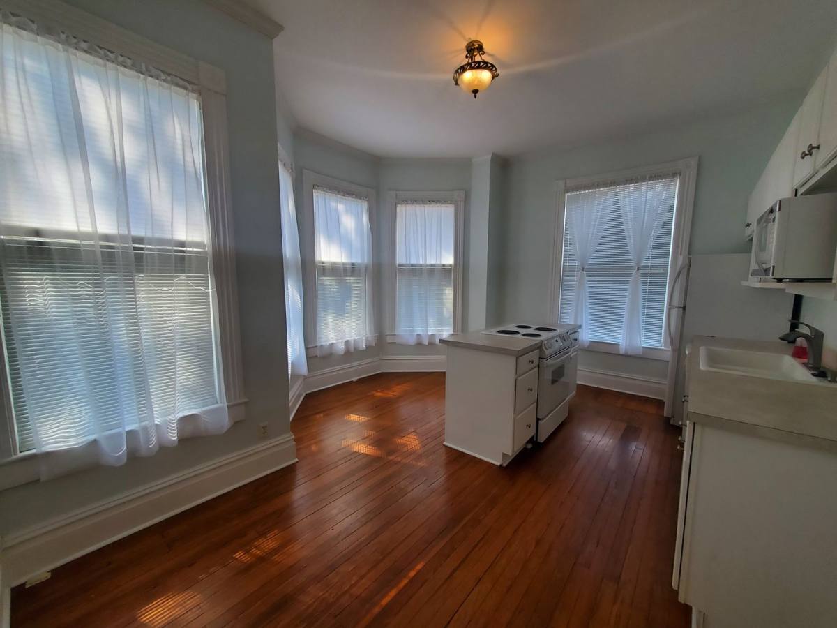 House for rent at 2402 Lincoln St, Savannah, GA 31401