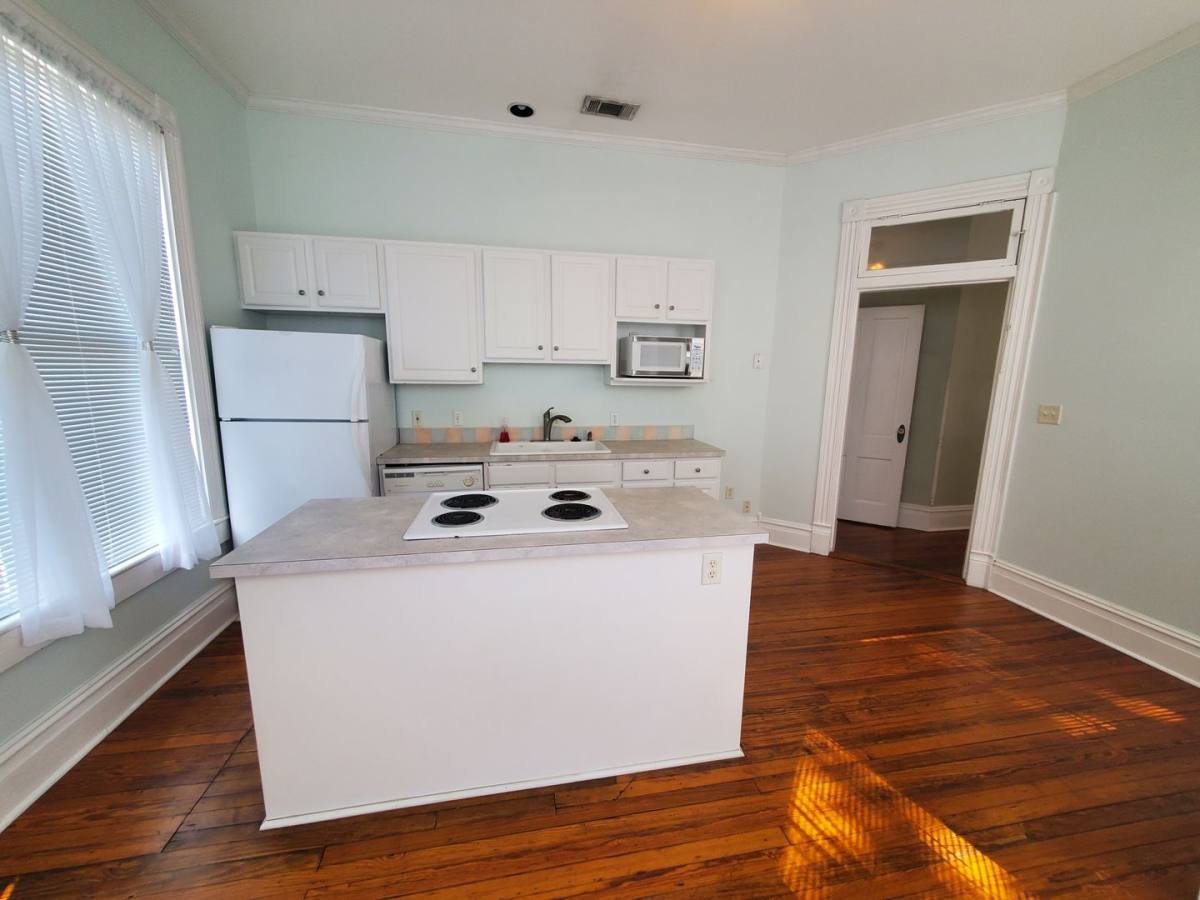 House for rent at 2402 Lincoln St, Savannah, GA 31401