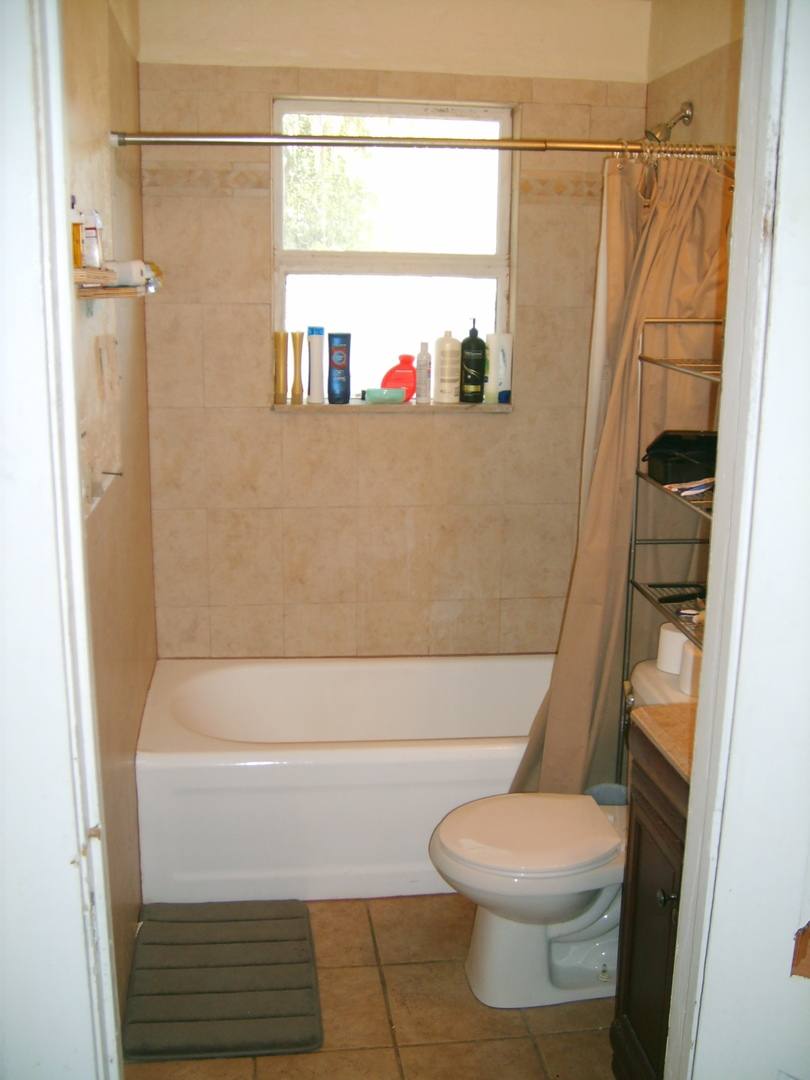 Apartment for rent at 1102 NW 3rd Ave #2, Gainesville, FL 32601