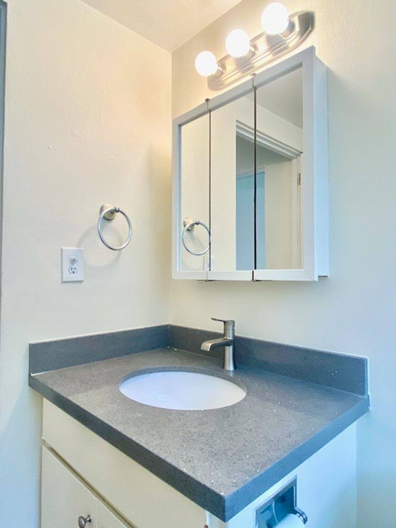 Apartment for rent at 525 E Harrison St, Seattle, WA 98102
