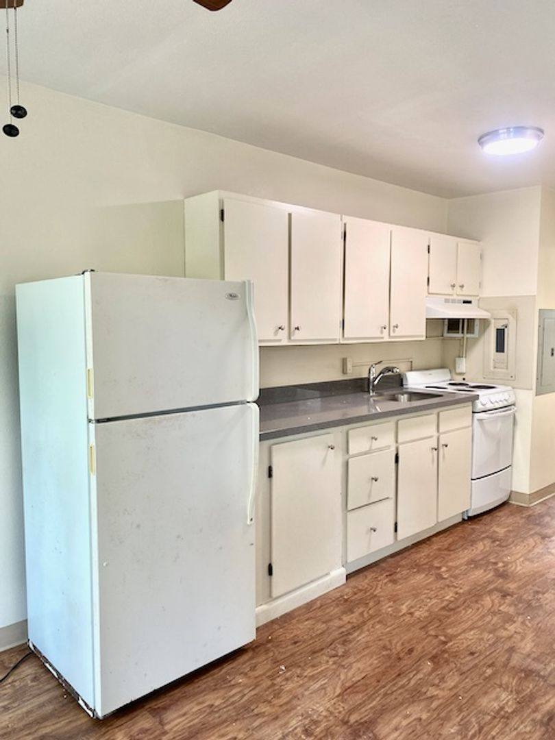 Apartment for rent at 525 E Harrison St, Seattle, WA 98102