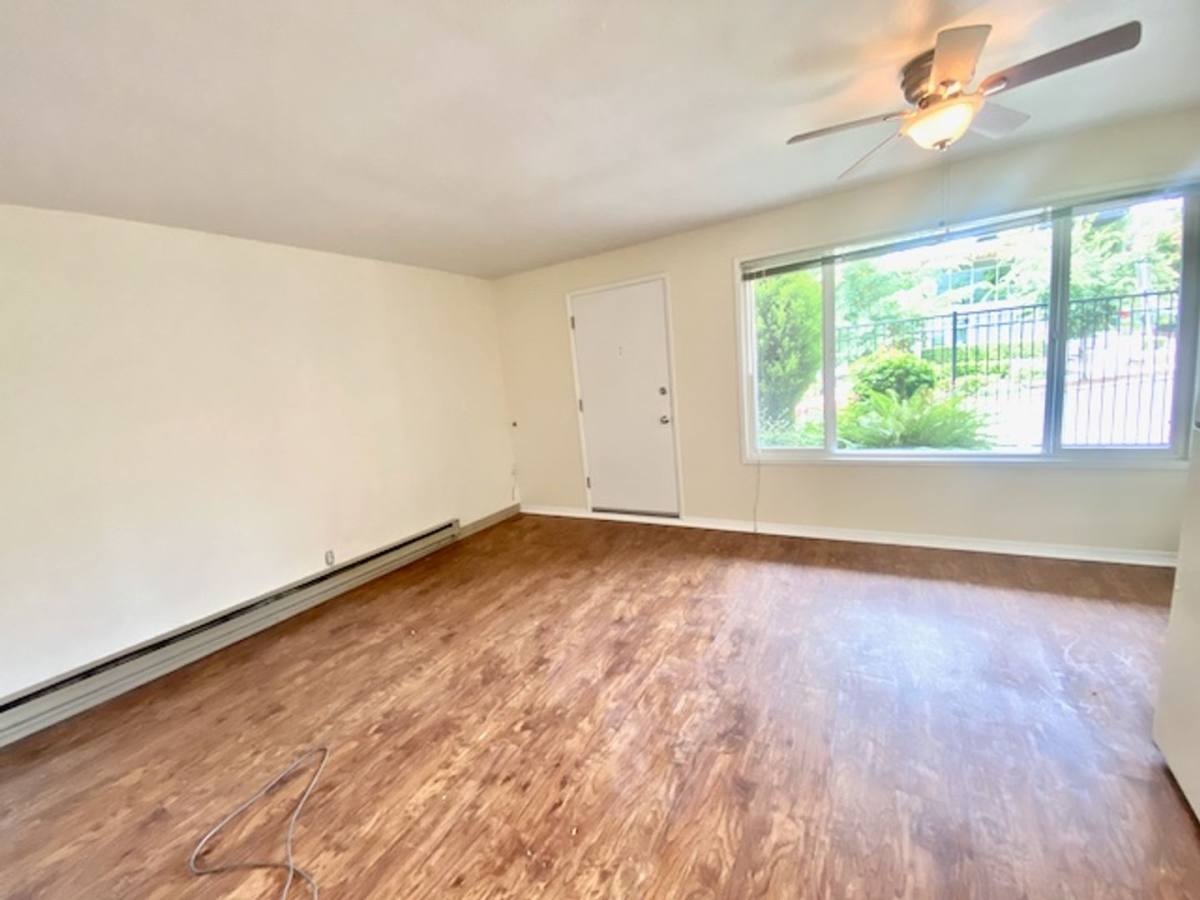 Apartment for rent at 525 E Harrison St, Seattle, WA 98102