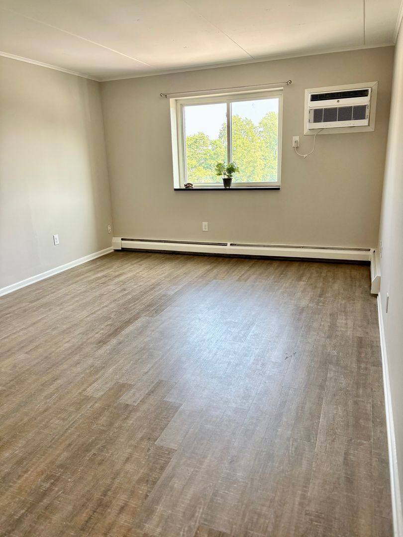 Apartment for rent at 204 E Chester Pike, Ridley Park, PA 19078