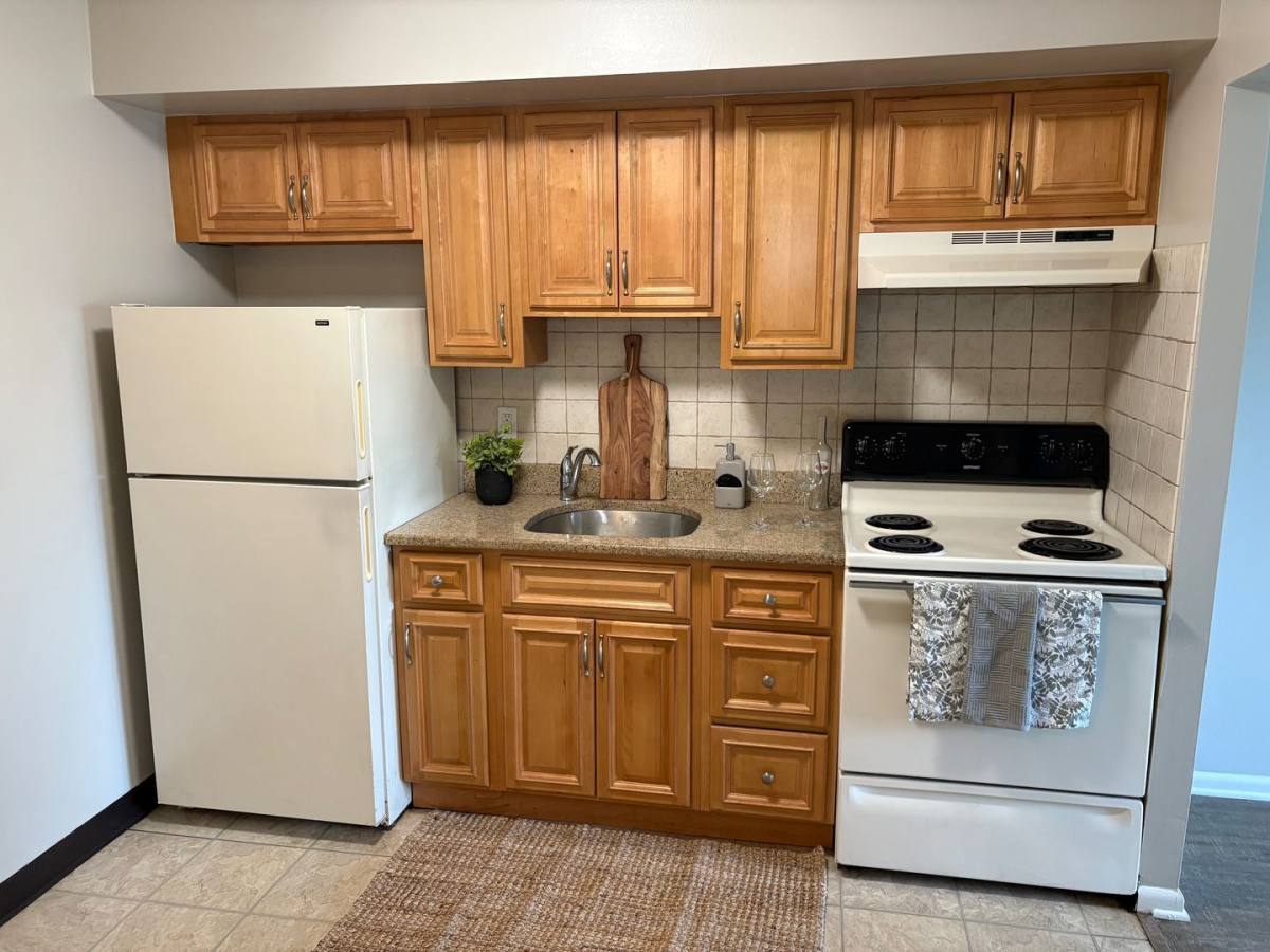Apartment for rent at 204 E Chester Pike, Ridley Park, PA 19078