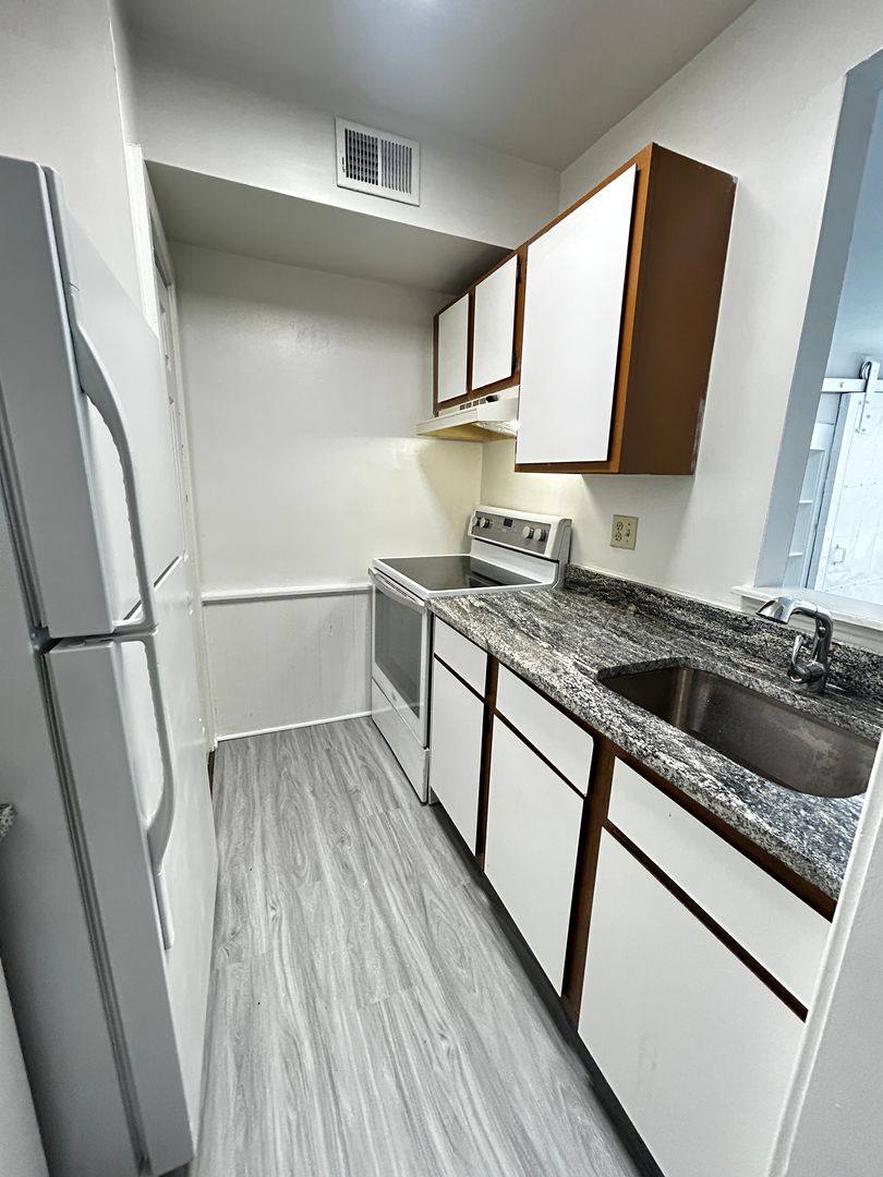 Apartment for rent at 506 W Franklin St, Baltimore, MD 21201