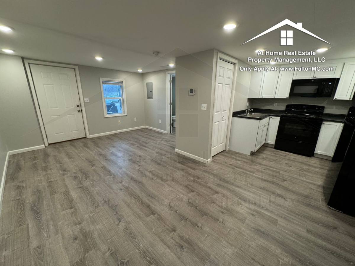 Apartment for rent at 103 E 3rd St, Fulton, MO 65251