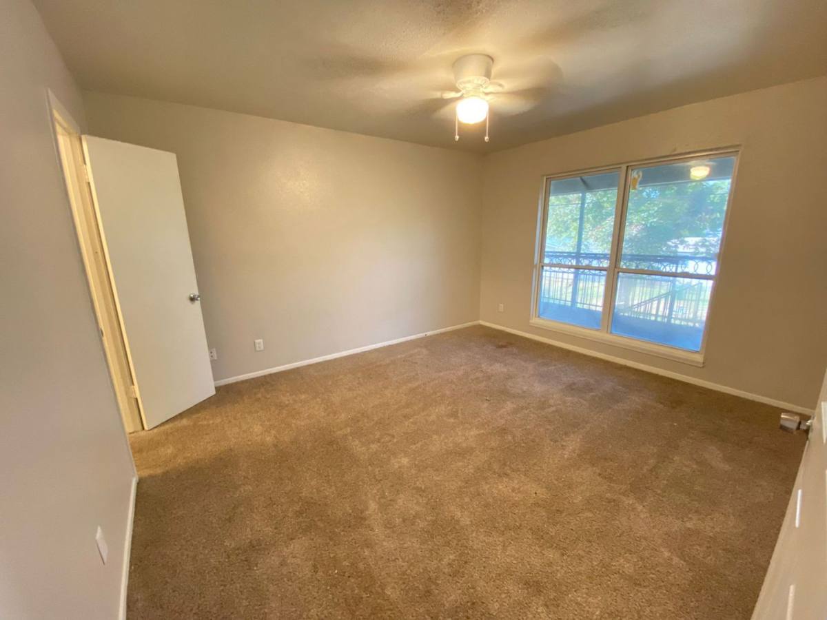 Apartment for rent at 1004 Allena Dr, San Antonio, TX 78213