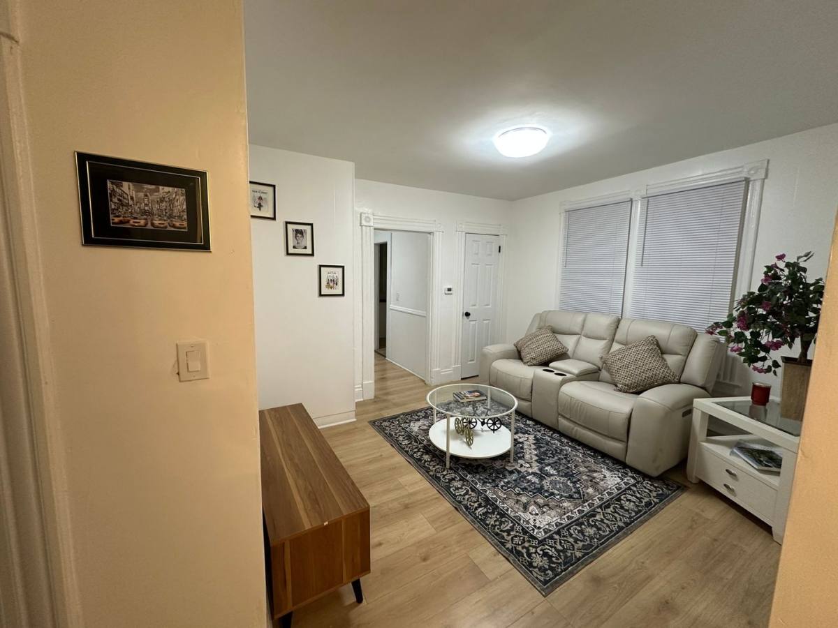 Apartment for rent at 63 Whitmore St #1W, Hartford, CT 06114