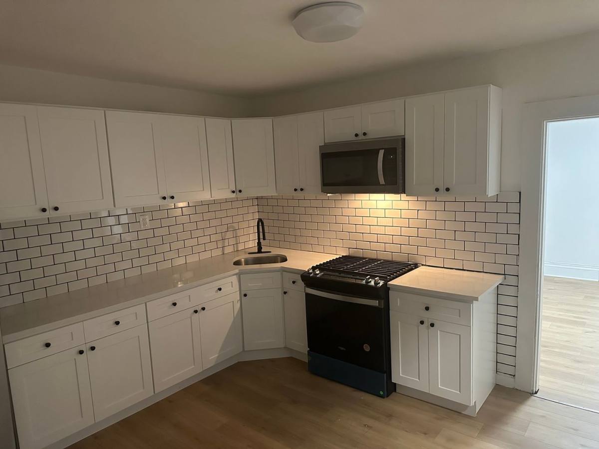 Apartment for rent at 63 Whitmore St #1W, Hartford, CT 06114
