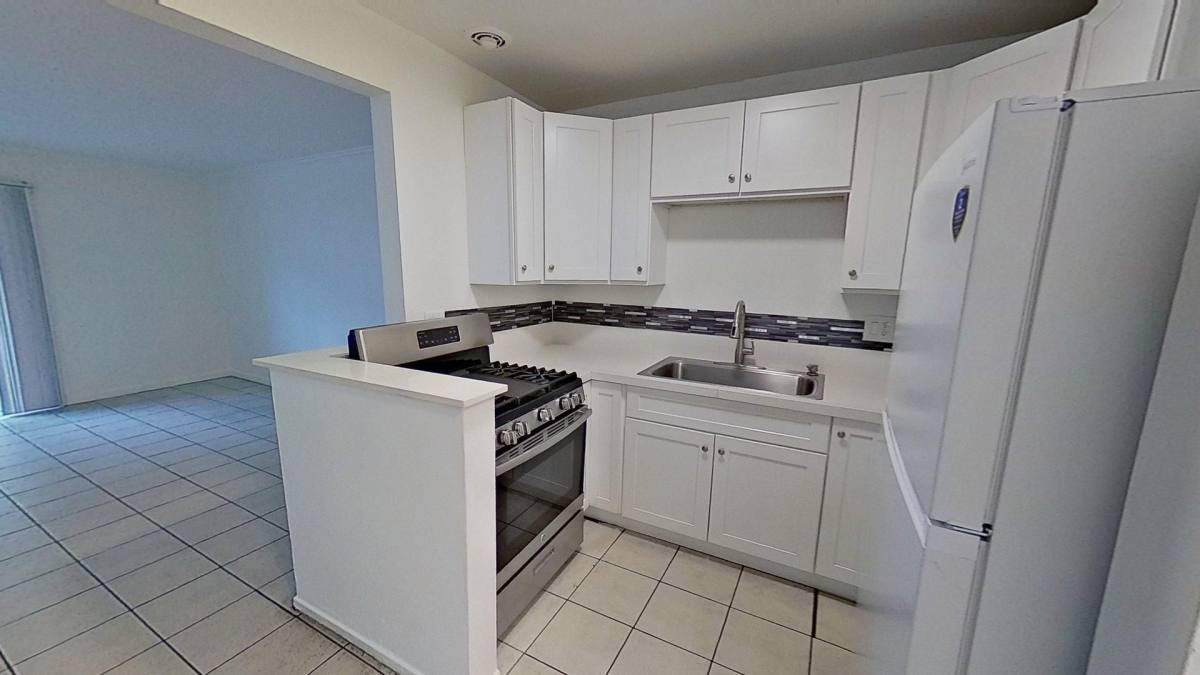 Townhouse for rent at 443 W Valencia Dr, Fullerton, CA 92832