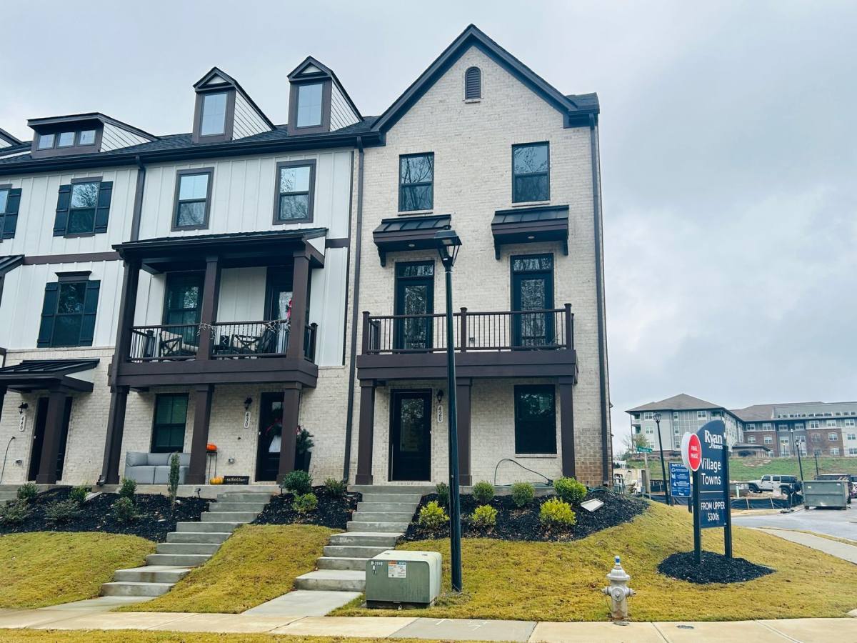 Townhouse for rent at 420 Thatch Terrace, Fayetteville, GA 30214