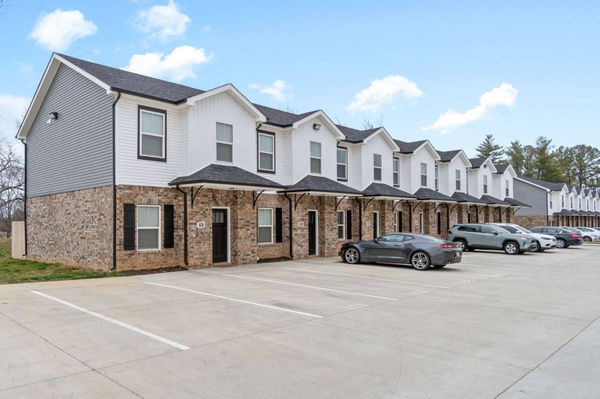 Apartment for rent at 1625 Golf Club Lane, Clarksville, TN 37043