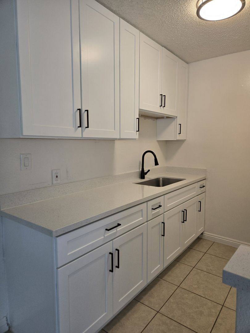 Apartment for rent at 1000 S Malden Ave, Fullerton, CA 92832