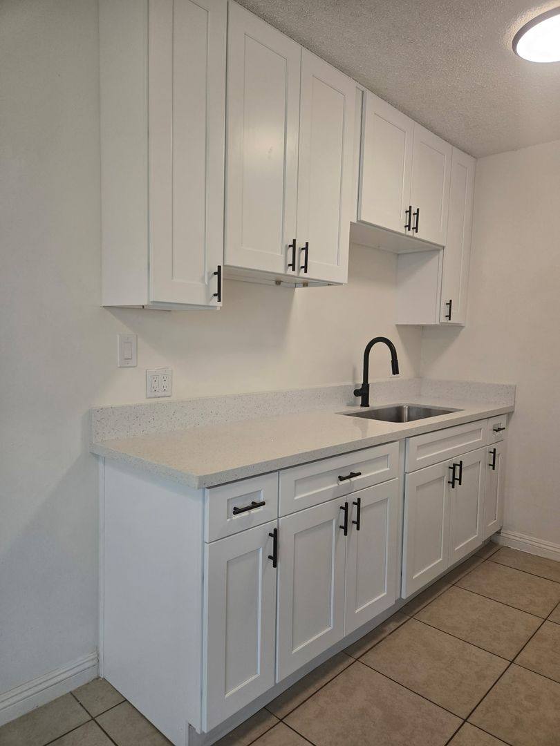 Apartment for rent at 1000 S Malden Ave, Fullerton, CA 92832