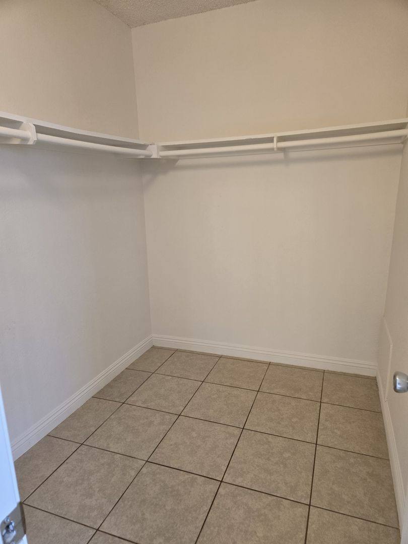 Apartment for rent at 1000 S Malden Ave, Fullerton, CA 92832