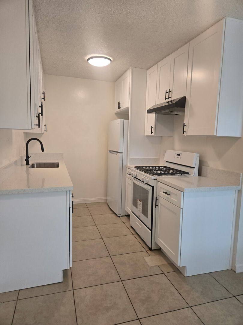 Apartment for rent at 1000 S Malden Ave, Fullerton, CA 92832