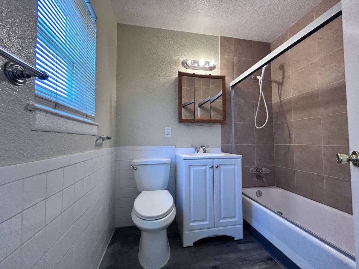 Apartment for rent at 739 Bowles St, Sacramento, CA 95815