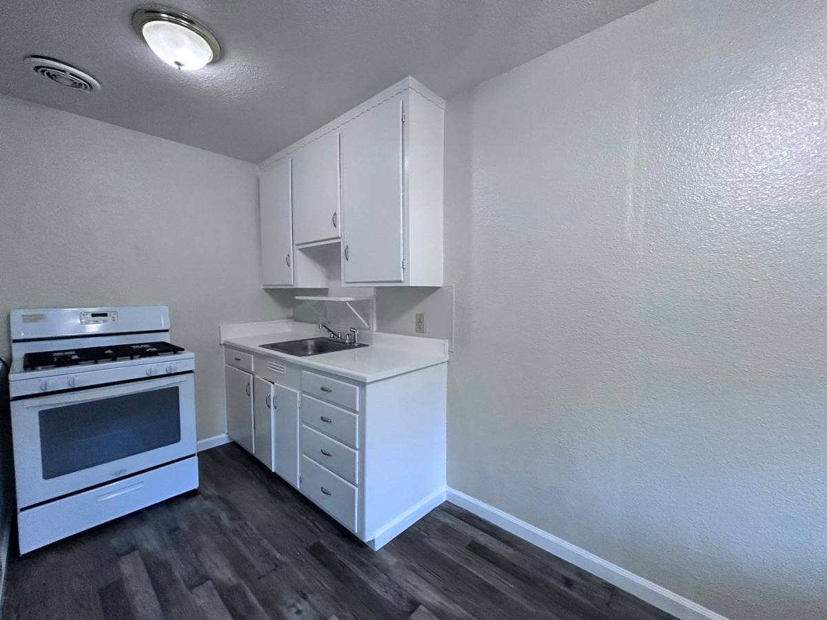 Apartment for rent at 739 Bowles St, Sacramento, CA 95815