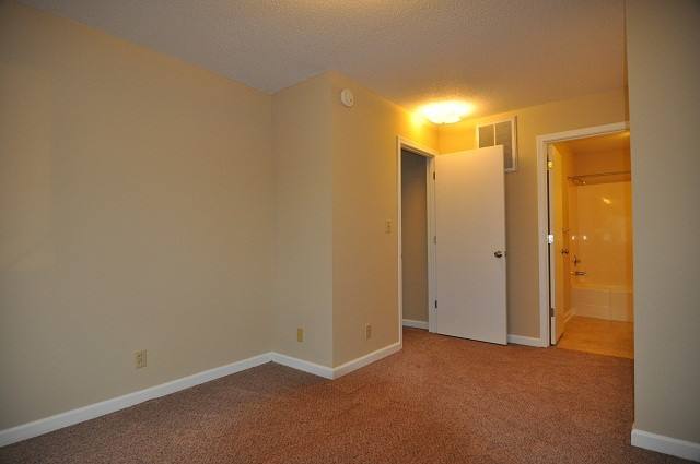 Apartment for rent at 300 E Fairlawn, Urbana, IL 61801