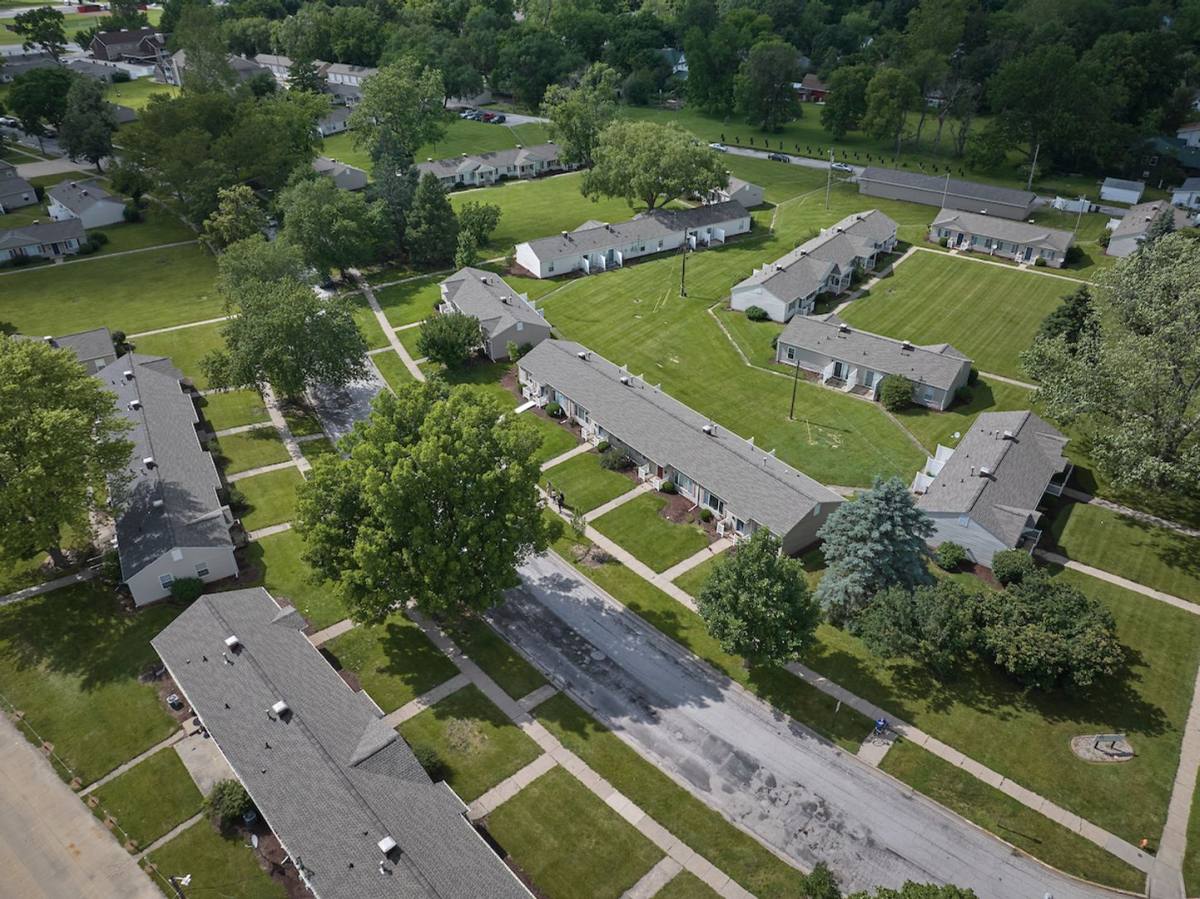 Apartment for rent at 300 E Fairlawn, Urbana, IL 61801