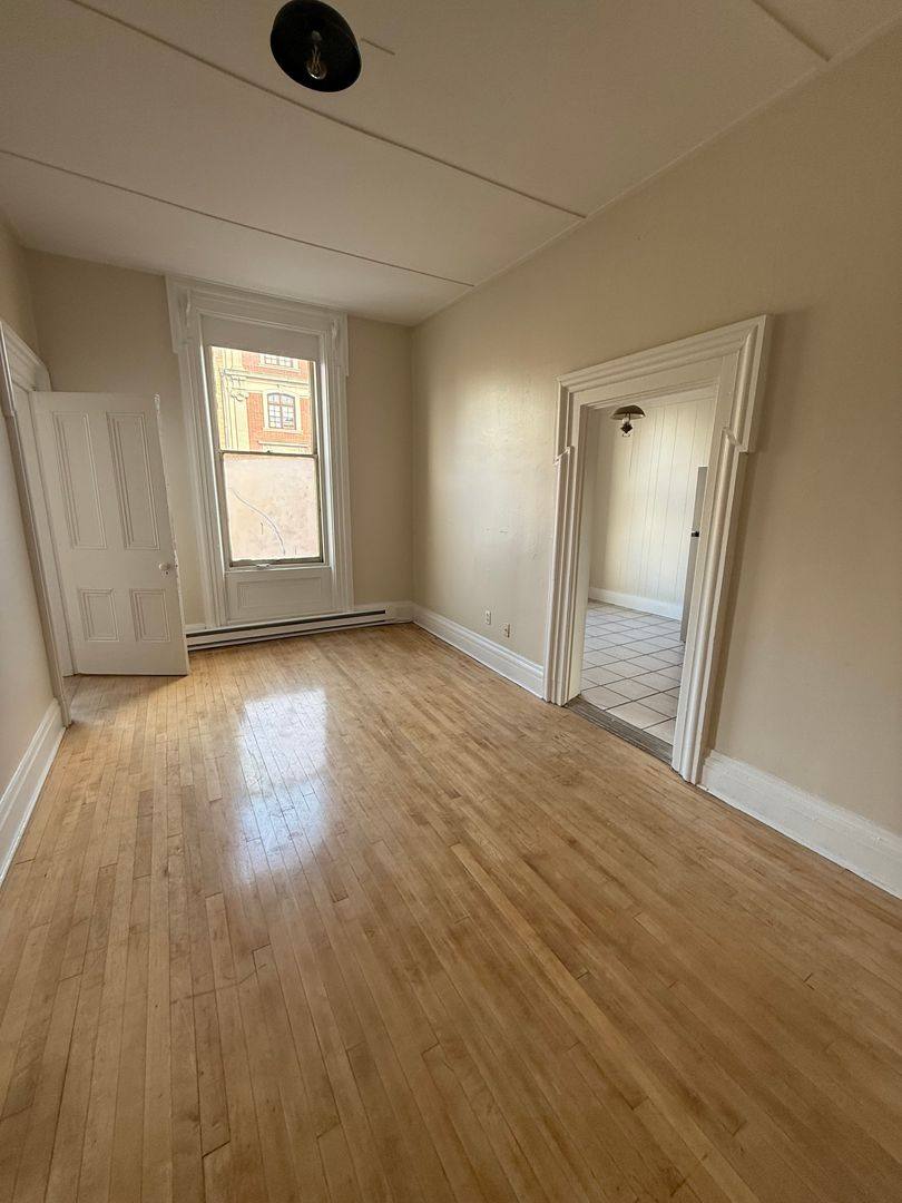 Apartment for rent at 32 W High St, Carlisle, PA 17013