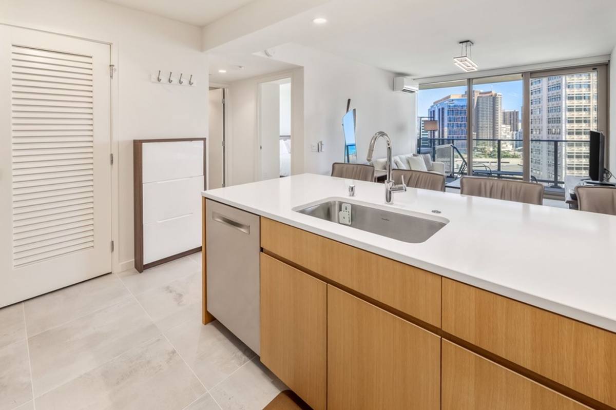 Apartment for rent at 1388 Kapiolani Blvd, Honolulu, HI 96814