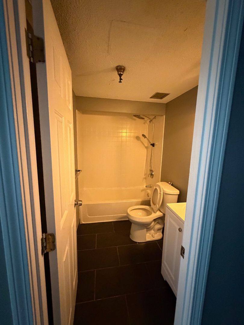 Apartment for rent at 122 Chestnut St, Springfield, MA 01103