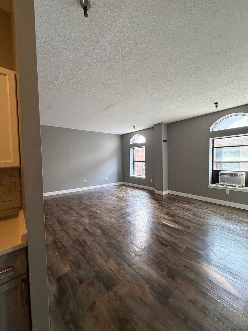 Apartment for rent at 122 Chestnut St, Springfield, MA 01103