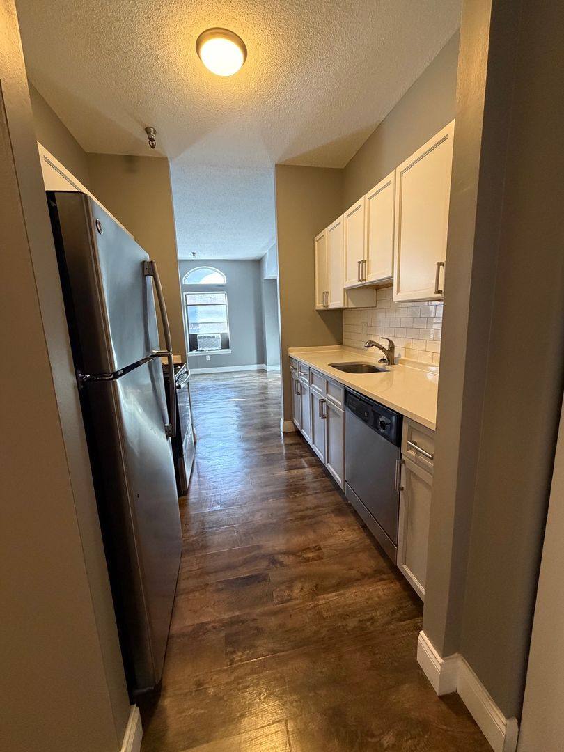 Apartment for rent at 122 Chestnut St, Springfield, MA 01103