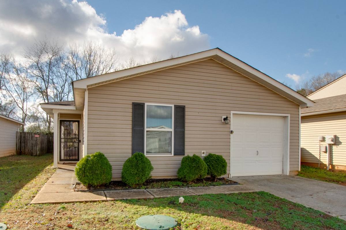 House for rent at 198 Cloverbrook Dr, Harvest, AL 35749