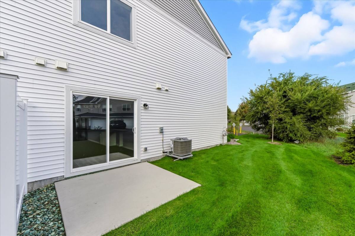 Townhouse for rent at 25563 3rd St W, Zimmerman, MN 55398