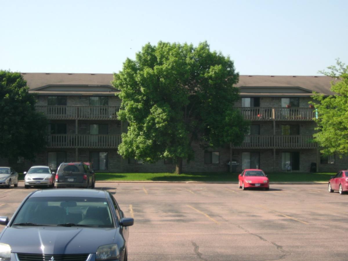Apartment for rent at 300 N Holly Ave, Sioux Falls, SD 57104